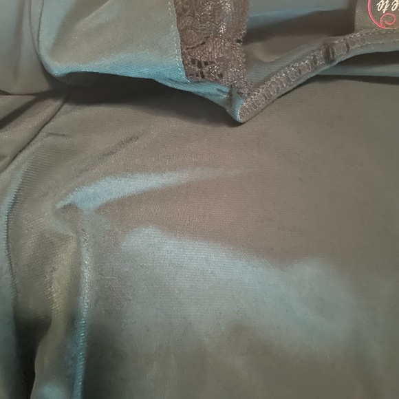 Gothic top unique elegant sophisticated stand out design - Picture 5 of 12